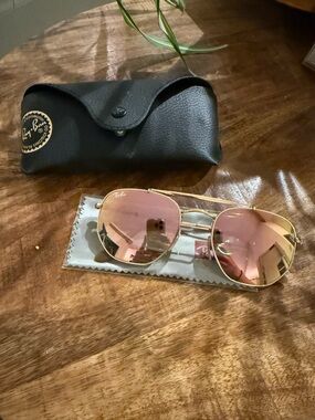 Ray-Ban Women's Gold Frame Pink Lens Aviator Sunglasses - Mirrored Pink